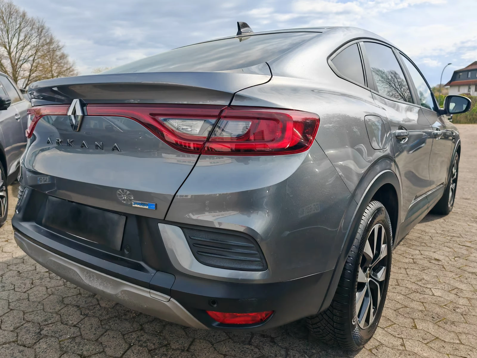 Renault Arkana E-TECH Hybrid 143HP LED ACC CAM TOP, снимка 3 - Автомобили и джипове - 54721299