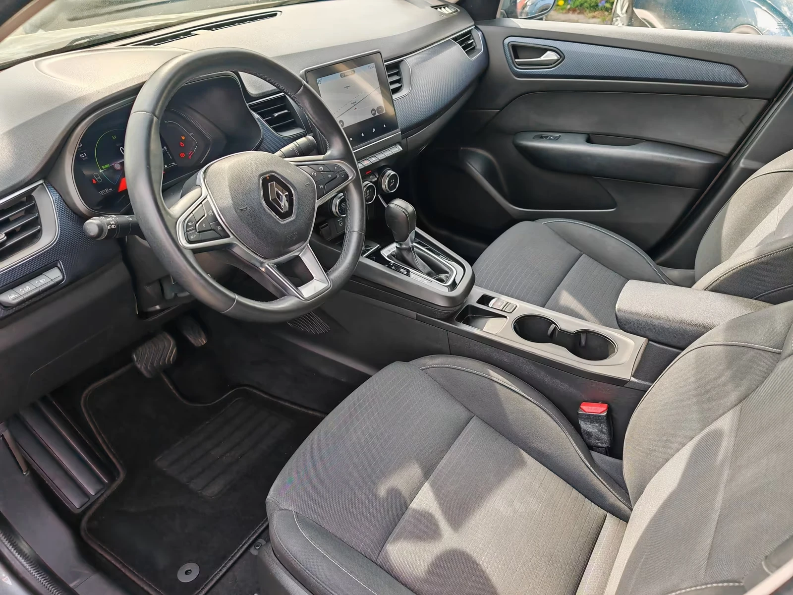 Renault Arkana E-TECH Hybrid 143HP LED ACC CAM TOP, снимка 5 - Автомобили и джипове - 54721299