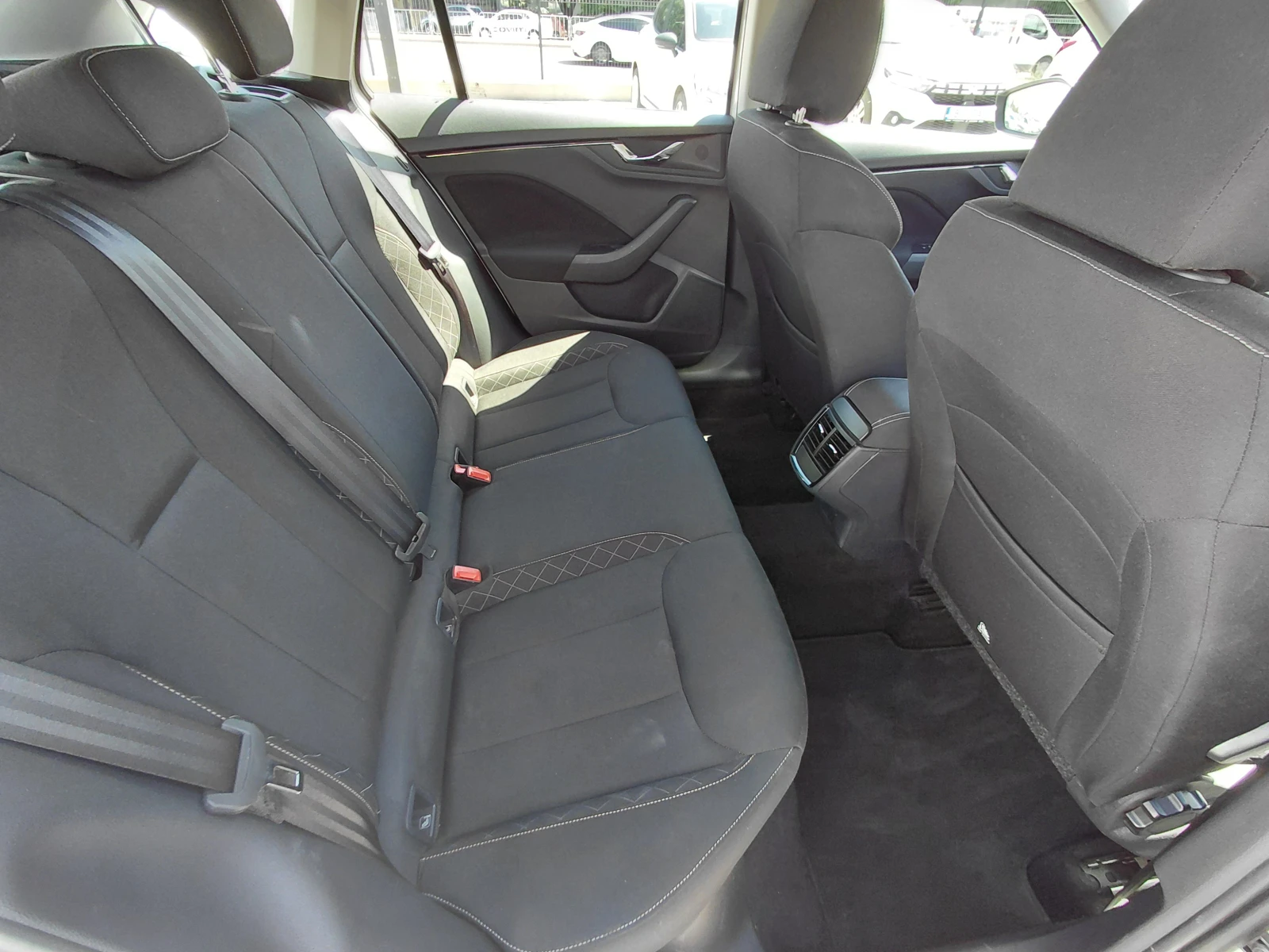 Skoda Scala 1.0TSI/110к.с/DSG, снимка 15 - Автомобили и джипове - 54959052