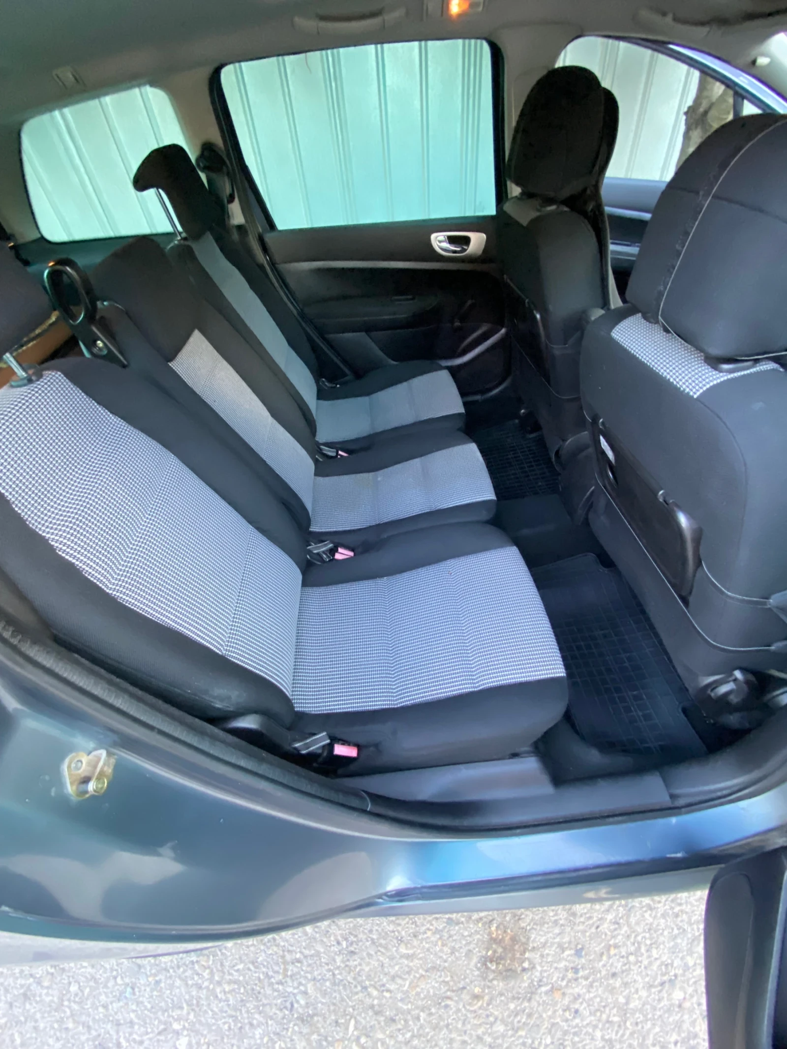 Peugeot 307 1.6 HDi, снимка 14 - Автомобили и джипове - 54991004