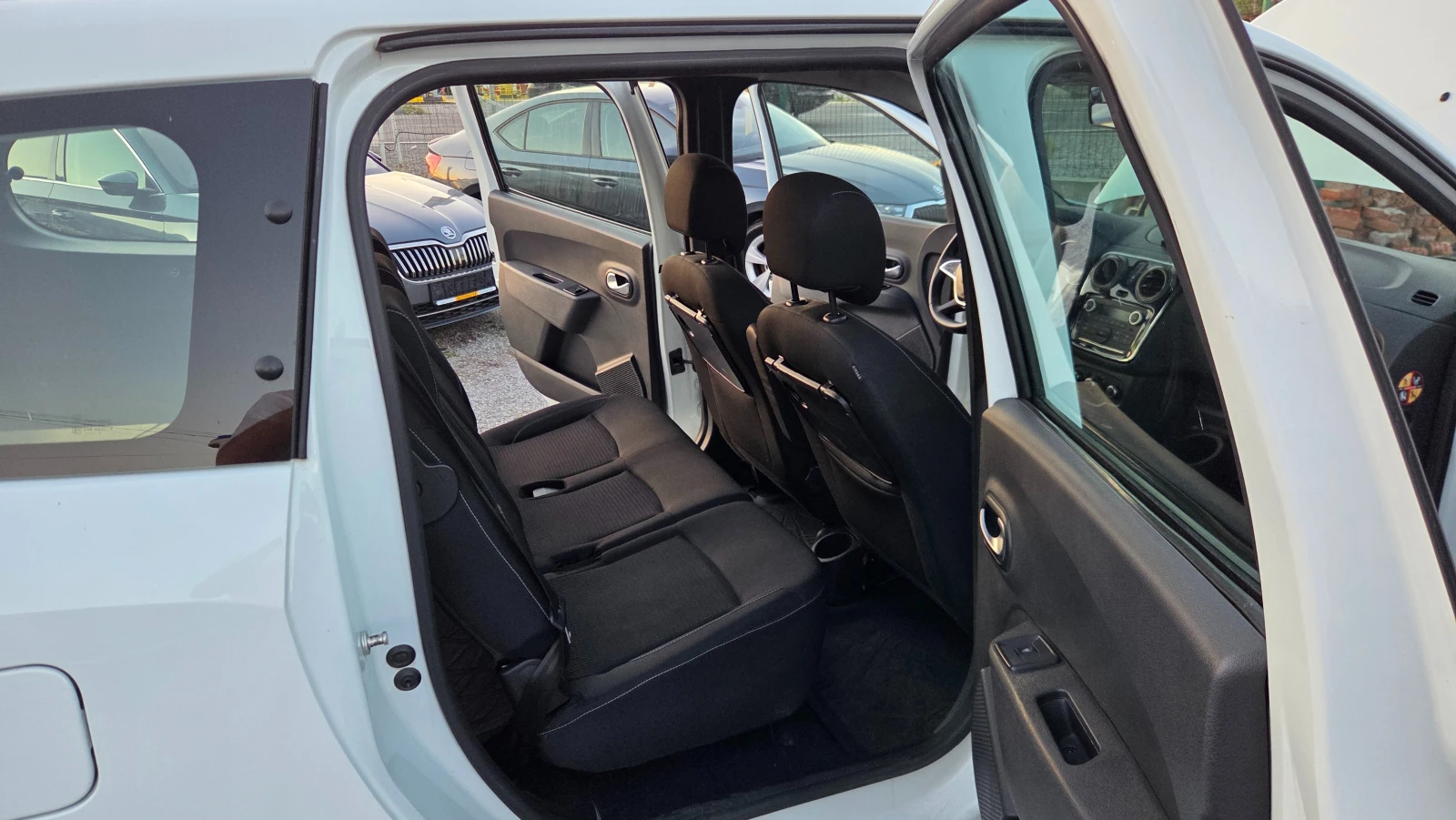 Dacia Lodgy 1.5 dCi EUR.6 6+ 1m., снимка 13 - Автомобили и джипове - 55508197