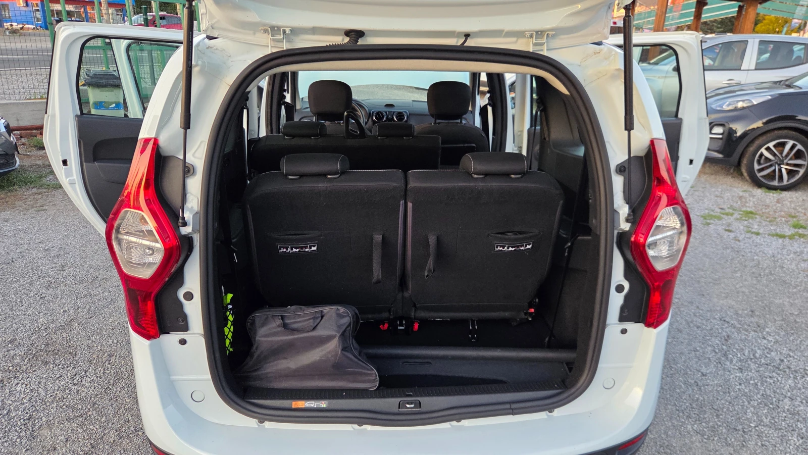 Dacia Lodgy 1.5 dCi EUR.6 6+ 1m., снимка 15 - Автомобили и джипове - 55508197