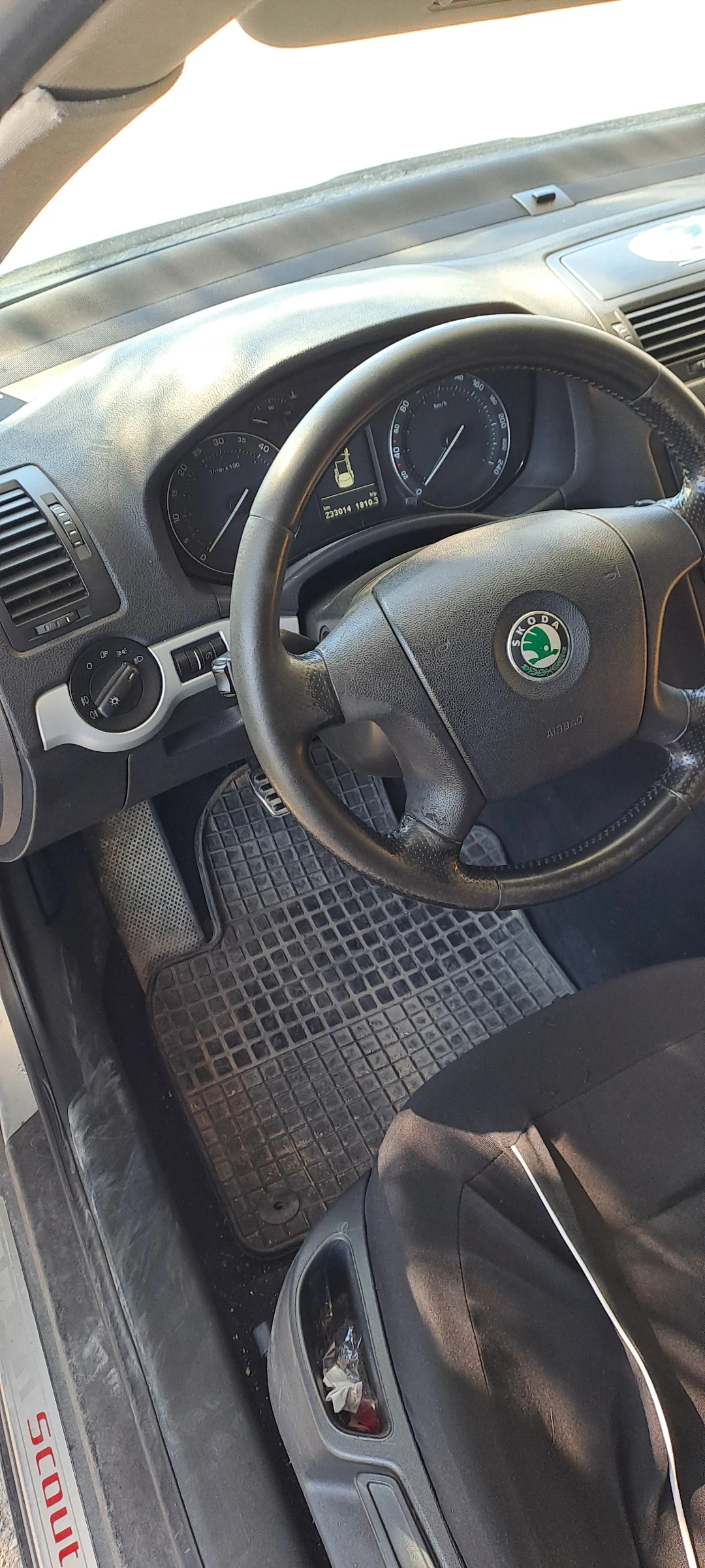 Skoda Octavia Scout 2.0 Tdi BMM, снимка 6 - Автомобили и джипове - 55581558
