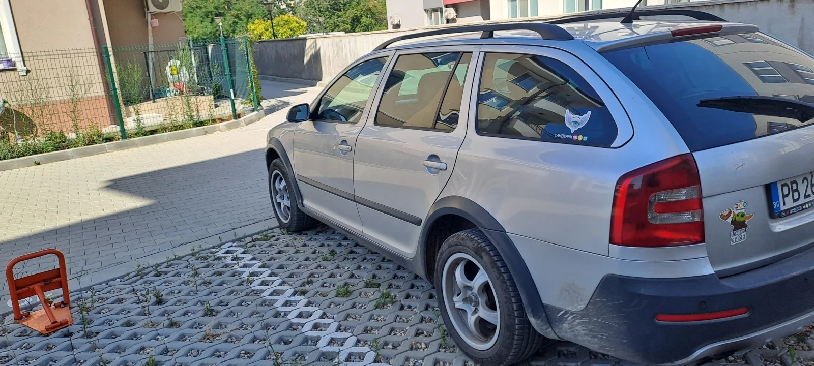 Skoda Octavia Scout 2.0 Tdi BMM, снимка 3 - Автомобили и джипове - 55581558