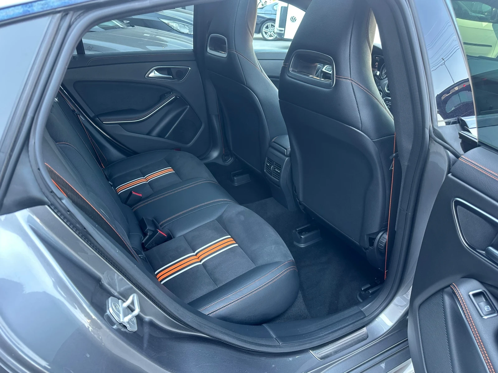Mercedes-Benz CLA 220 AMG 4- matik , снимка 12 - Автомобили и джипове - 56022375