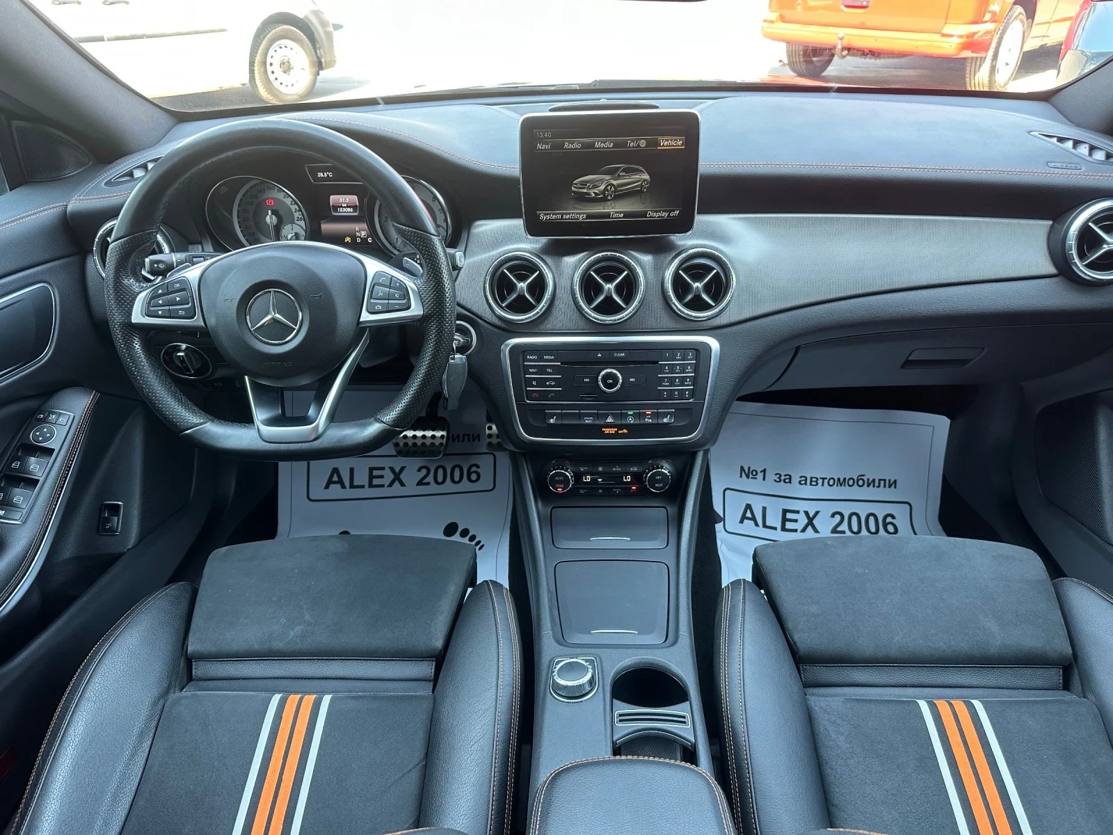 Mercedes-Benz CLA 220 AMG 4- matik , снимка 13 - Автомобили и джипове - 56022375
