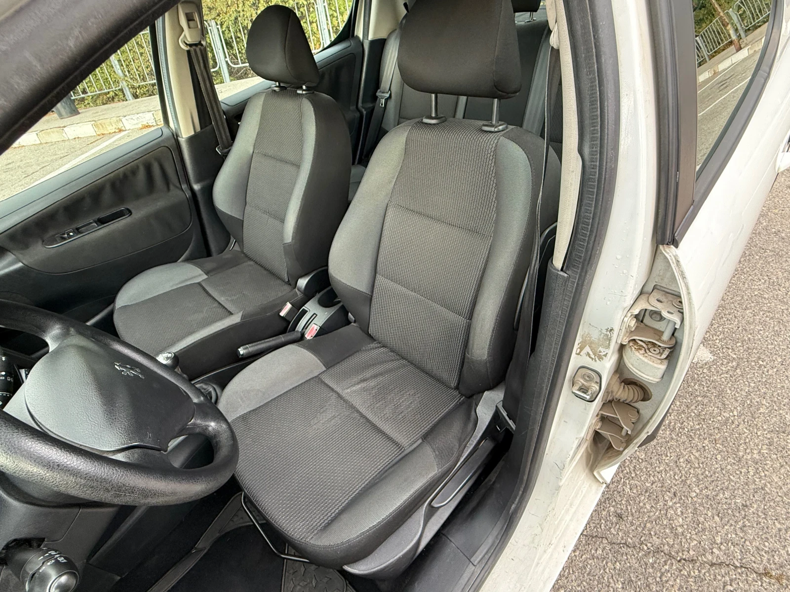 Peugeot 207, снимка 6 - Автомобили и джипове - 56183662
