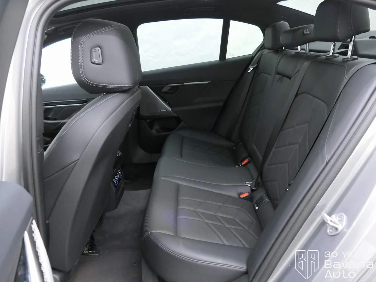 BMW 520 i Steptronic, снимка 8 - Автомобили и джипове - 56439878