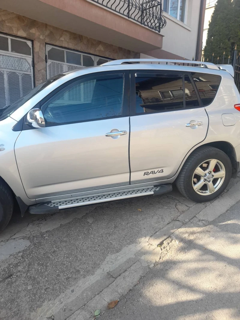 Toyota Rav4 2.2, снимка 2 - Автомобили и джипове - 47929921