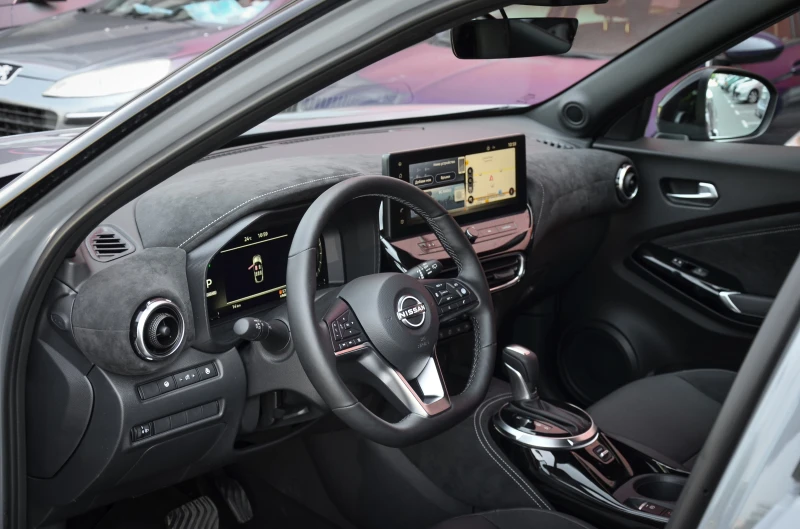 Nissan Juke N-Design 1.6 HEV, снимка 8 - Автомобили и джипове - 50812072