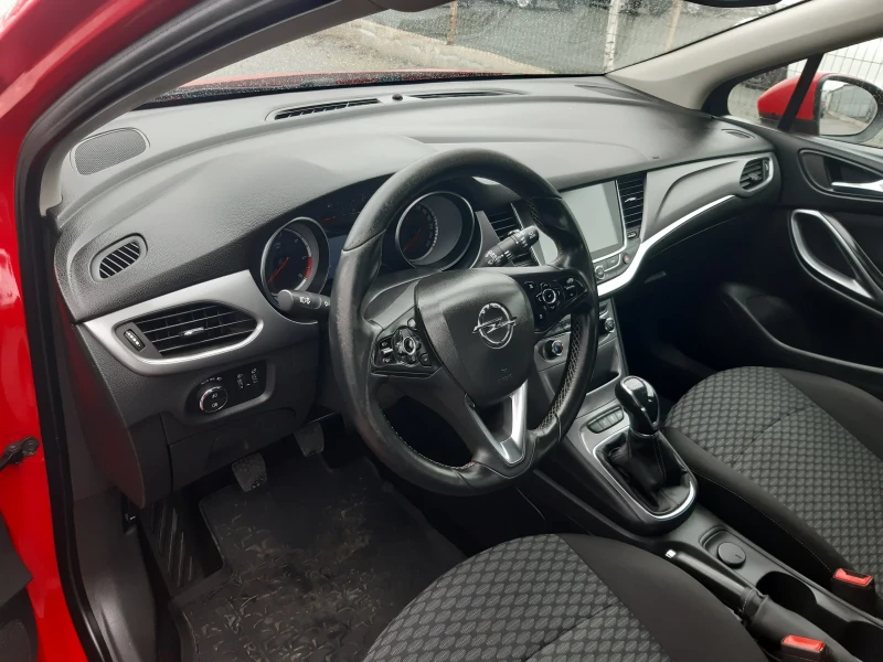 Opel Astra КАТО НОВА, снимка 11 - Автомобили и джипове - 51289129