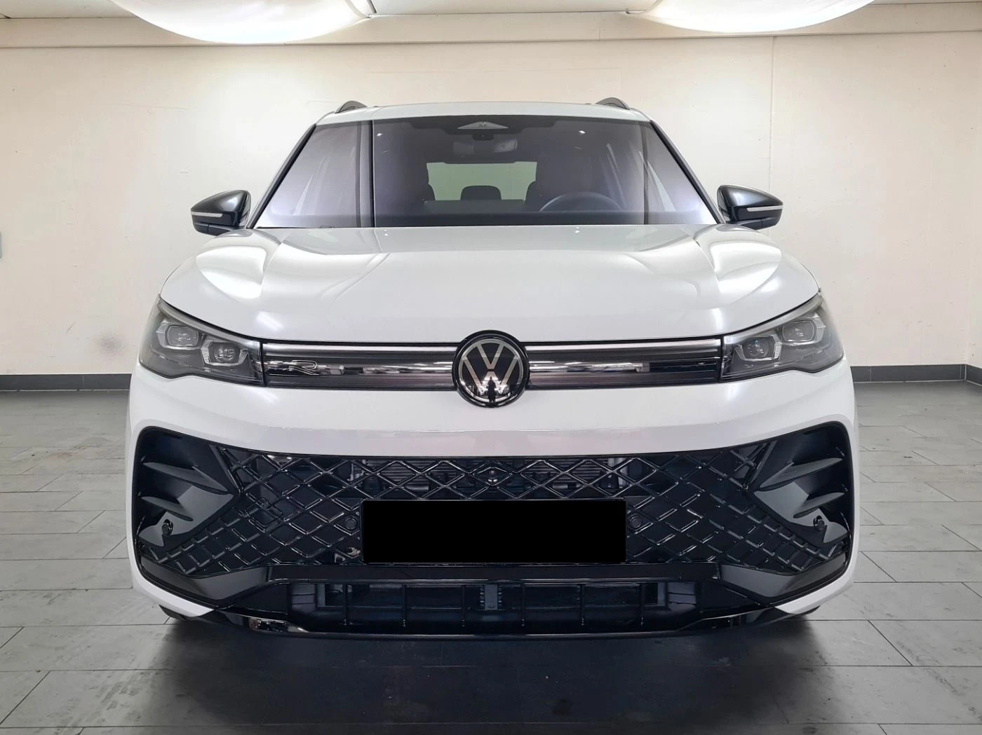VW Tiguan 1.5 TFSIe 4Motion = R-Line= Гаранция - изображение 3