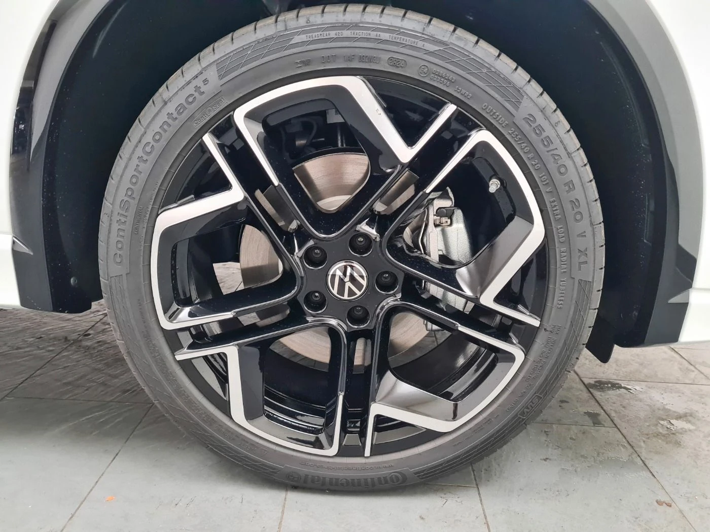 VW Tiguan 1.5 TFSIe 4Motion = R-Line= Гаранция - изображение 6