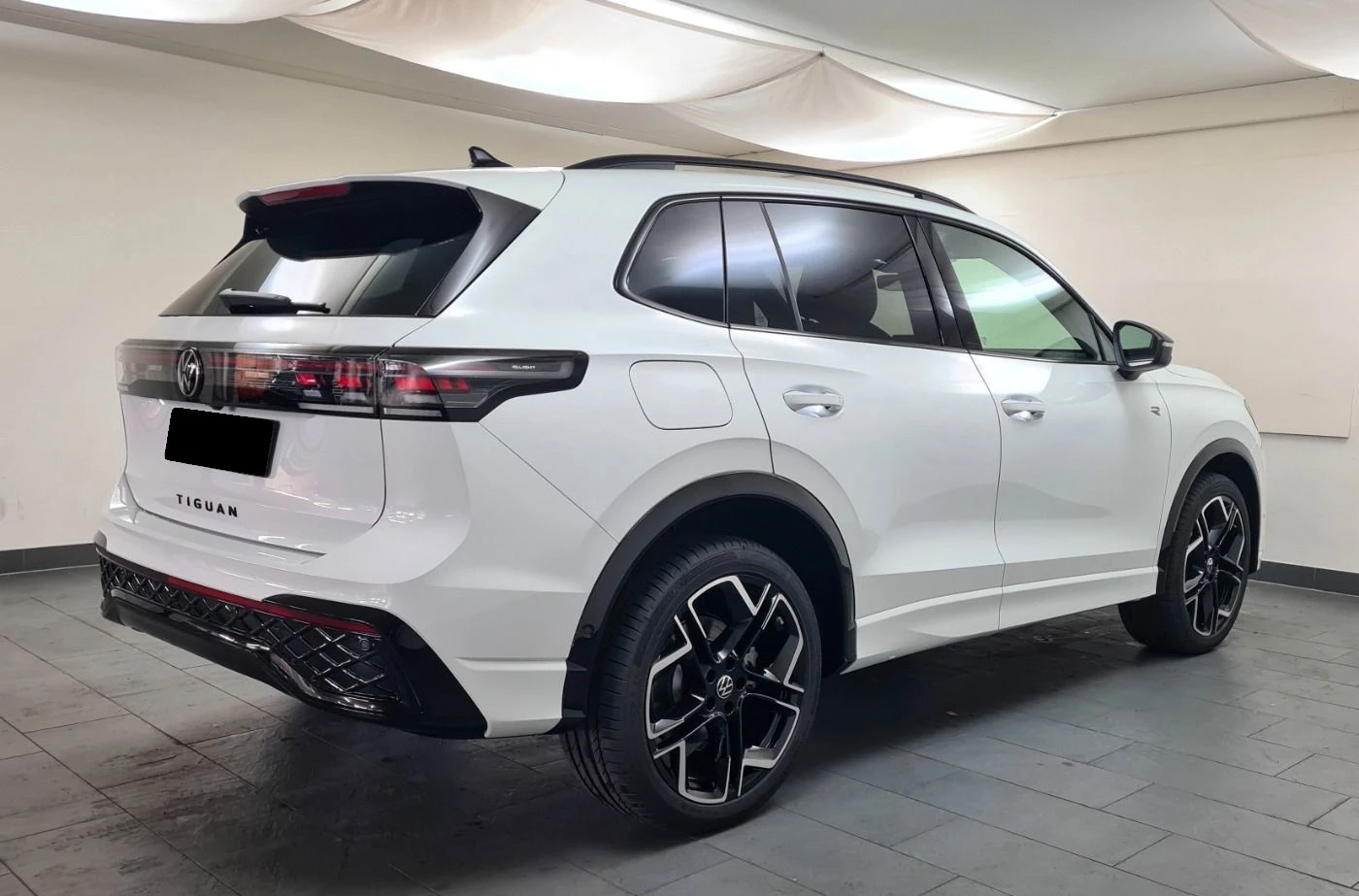 VW Tiguan 1.5 TFSIe 4Motion = R-Line= Гаранция - изображение 5
