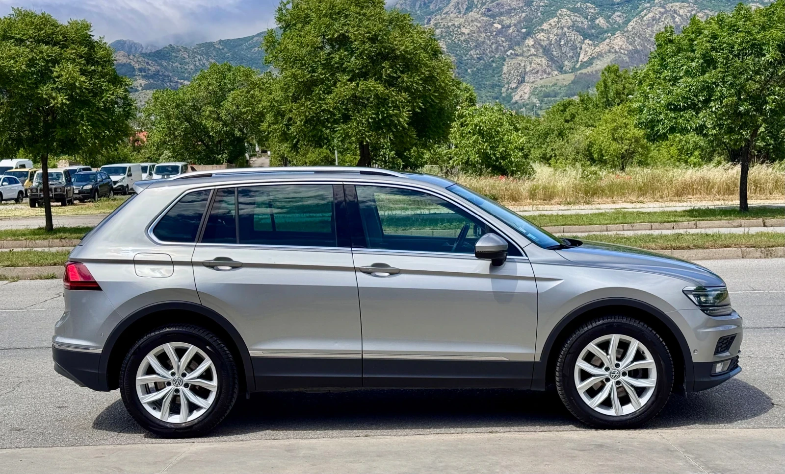VW Tiguan 2.0TDI 4Motion 150кс * Highline* Head Up* Virtual*, снимка 5 - Автомобили и джипове - 54385779