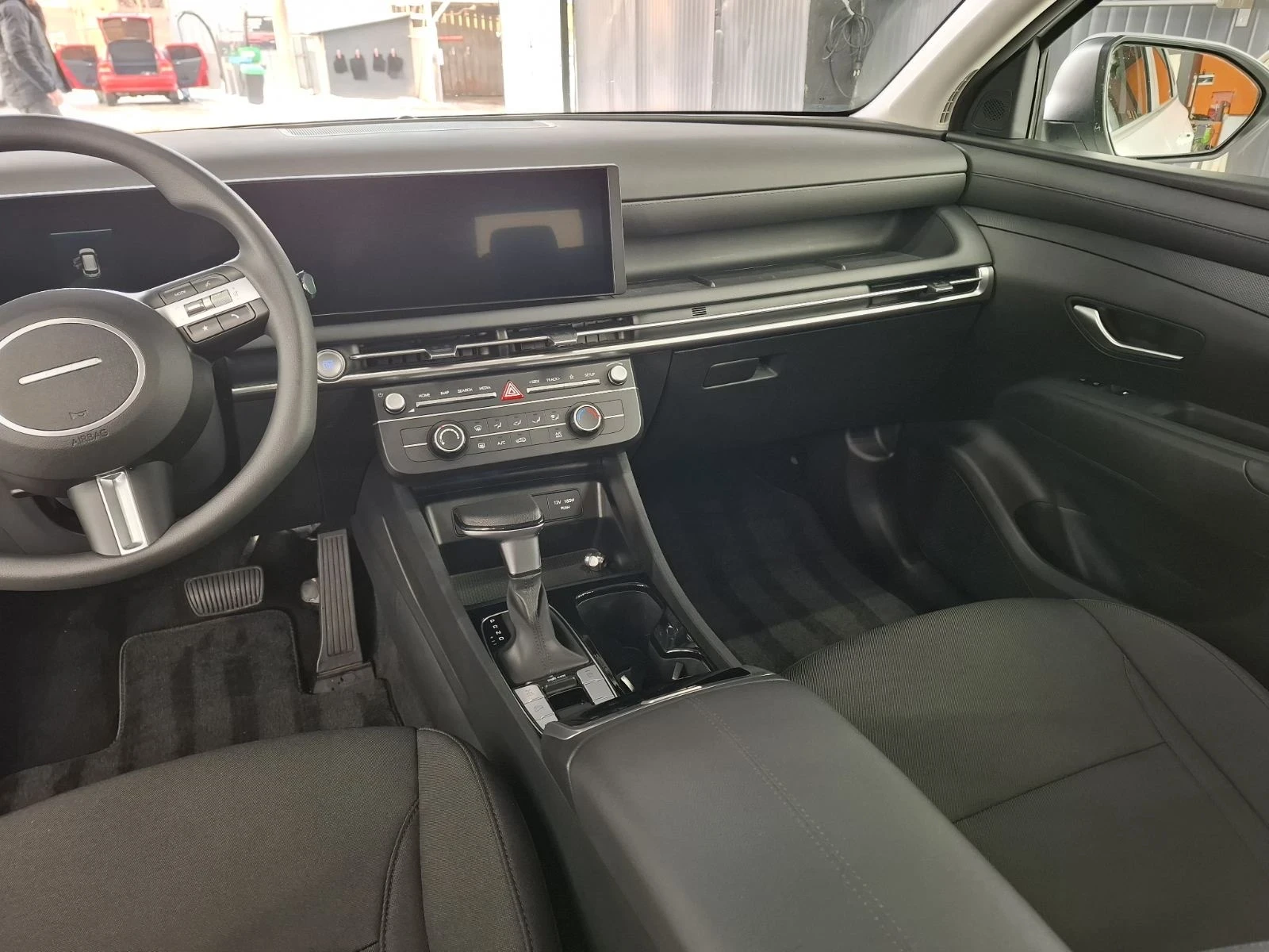 Hyundai Tucson 2.5, снимка 12 - Автомобили и джипове - 55021710