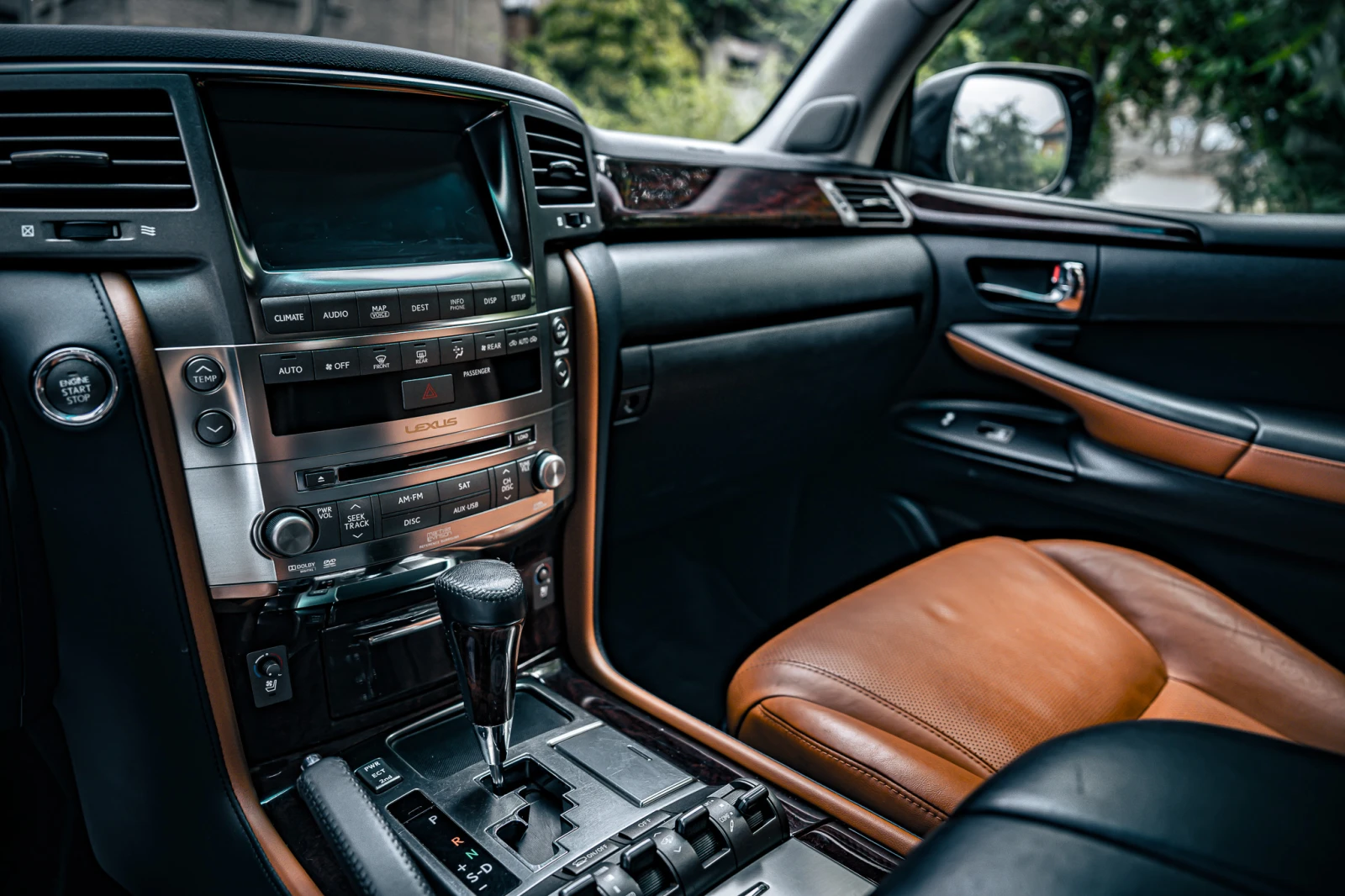 Lexus LX 570 V8 4x4, снимка 12 - Автомобили и джипове - 55171575