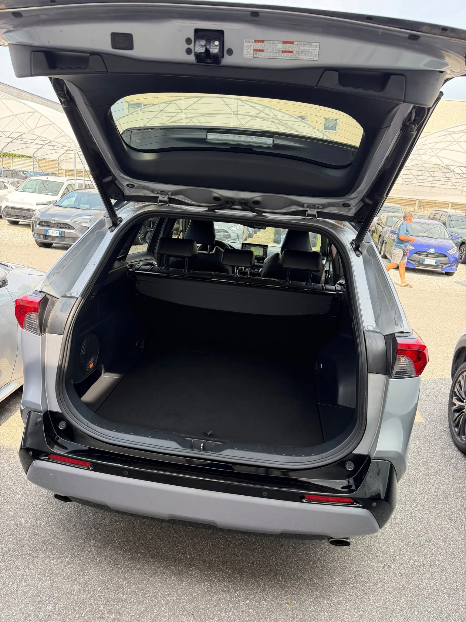 Toyota Rav4 2.5i HYBRID AWDi/FACELIFT/EXCLUSIVE/114.000km!!, снимка 5 - Автомобили и джипове - 55395879