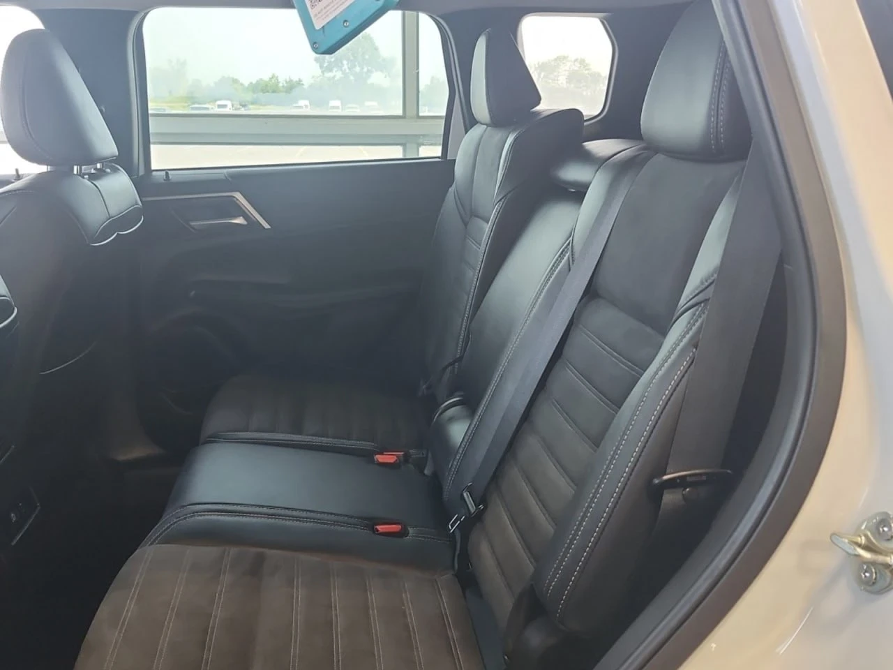 Mitsubishi Outlander * LE PREMIUM * 7 ����� * 4WD * �������� * ���� * � | Mobile.bg � ����������� 7
