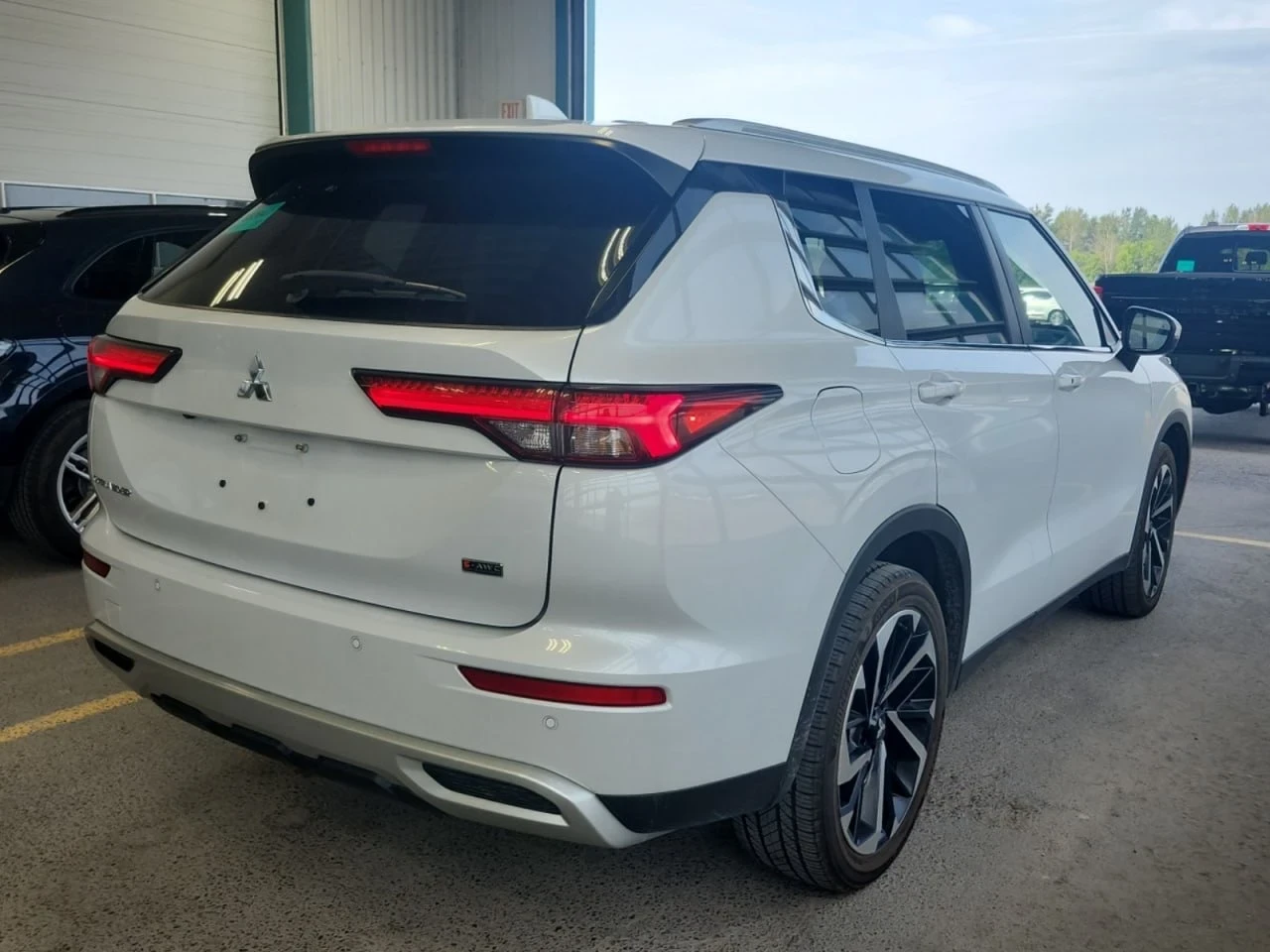 Mitsubishi Outlander * LE PREMIUM * 7 ����� * 4WD * �������� * ���� * � | Mobile.bg � ����������� 11