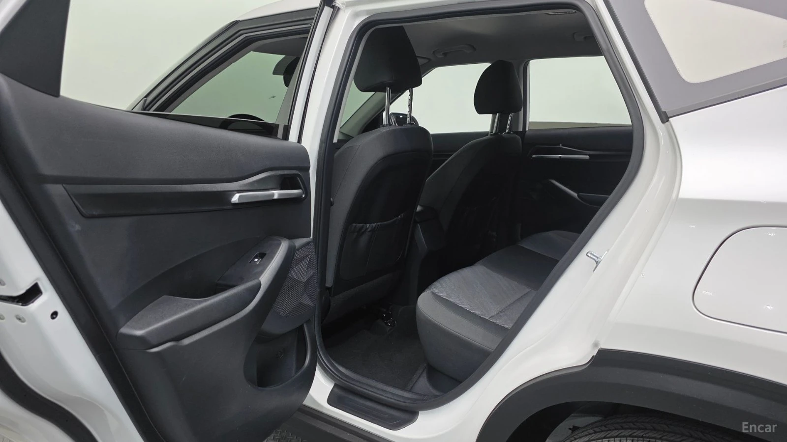 Kia Seltos 2.0 4WD Trendy, снимка 15 - Автомобили и джипове - 55513835
