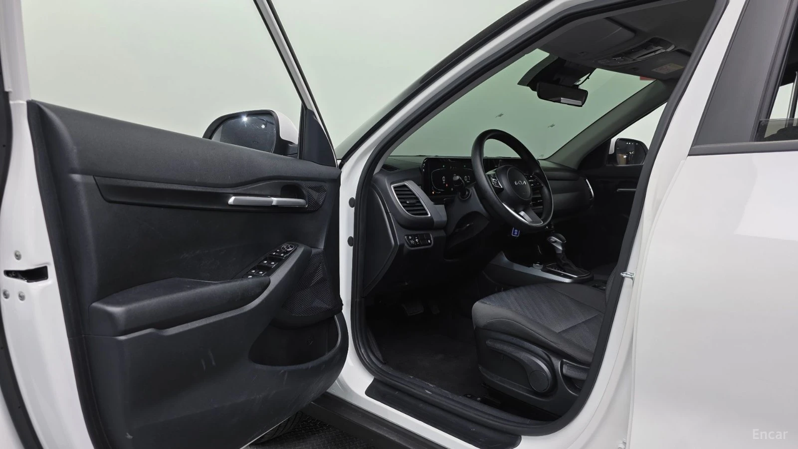 Kia Seltos 2.0 4WD Trendy, снимка 8 - Автомобили и джипове - 55513835