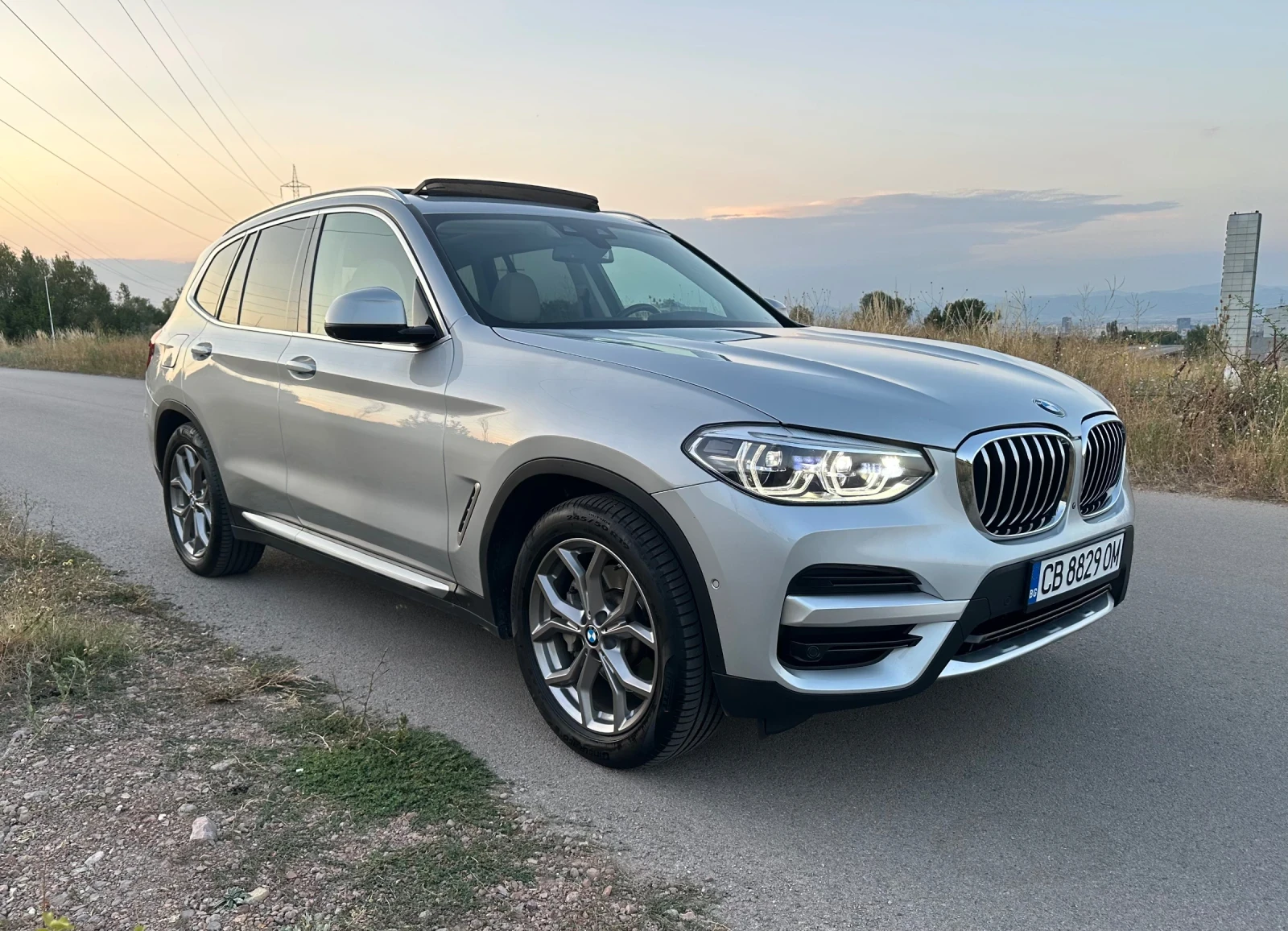 BMW X3 FULL/ПАНОРАМА/МЪРТВА ТОЧКА/360/HUD/KEYLESS/DIGITAL, снимка 3 - Автомобили и джипове - 55658260