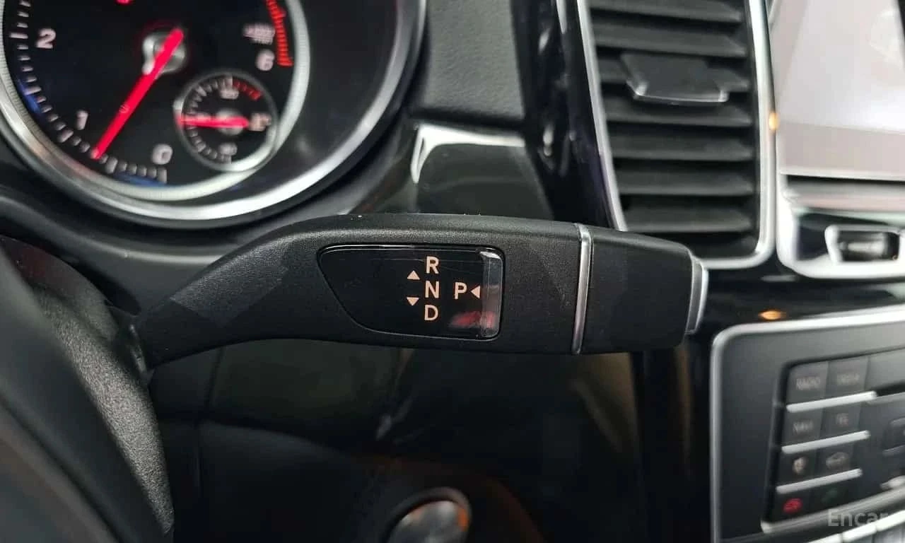 Mercedes-Benz GLS 350, снимка 9 - Автомобили и джипове - 56689631
