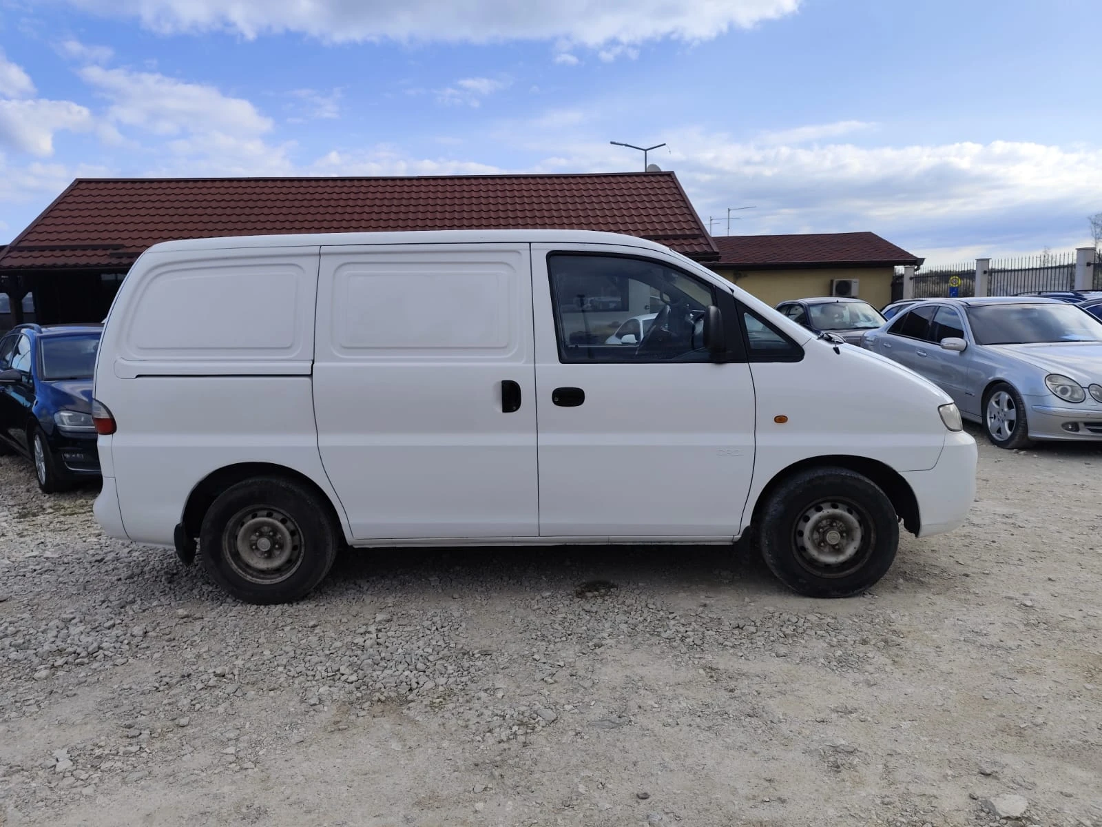 Hyundai H1 2.5 дизел 140 коня Италия, снимка 4 - Бусове и автобуси - 54120384
