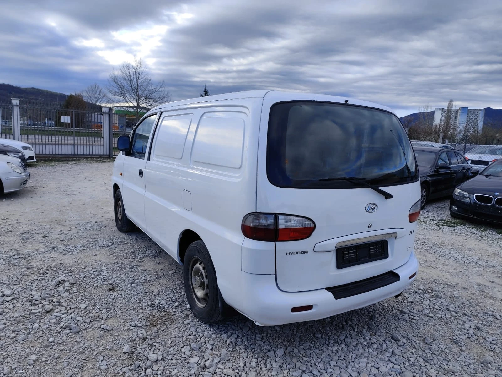 Hyundai H1 2.5 дизел 140 коня Италия, снимка 9 - Бусове и автобуси - 54120384