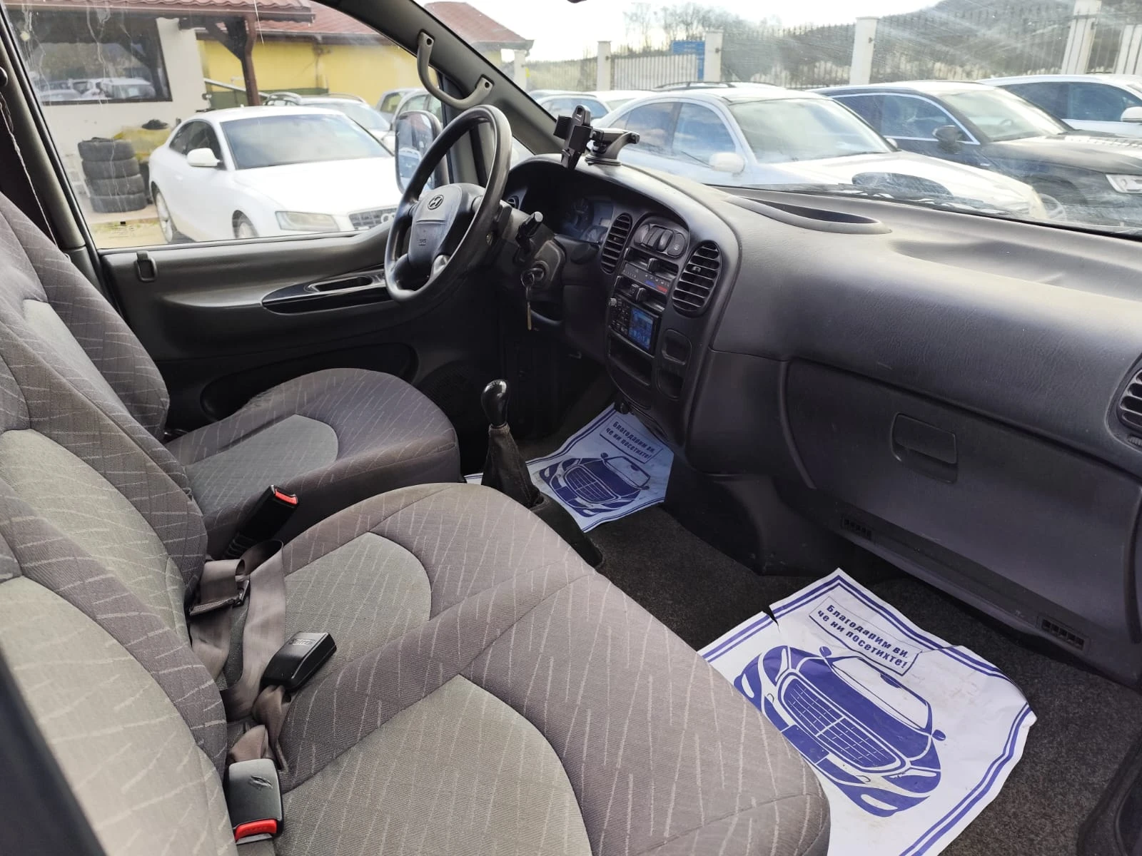 Hyundai H1 2.5 дизел 140 коня Италия, снимка 13 - Бусове и автобуси - 54120384