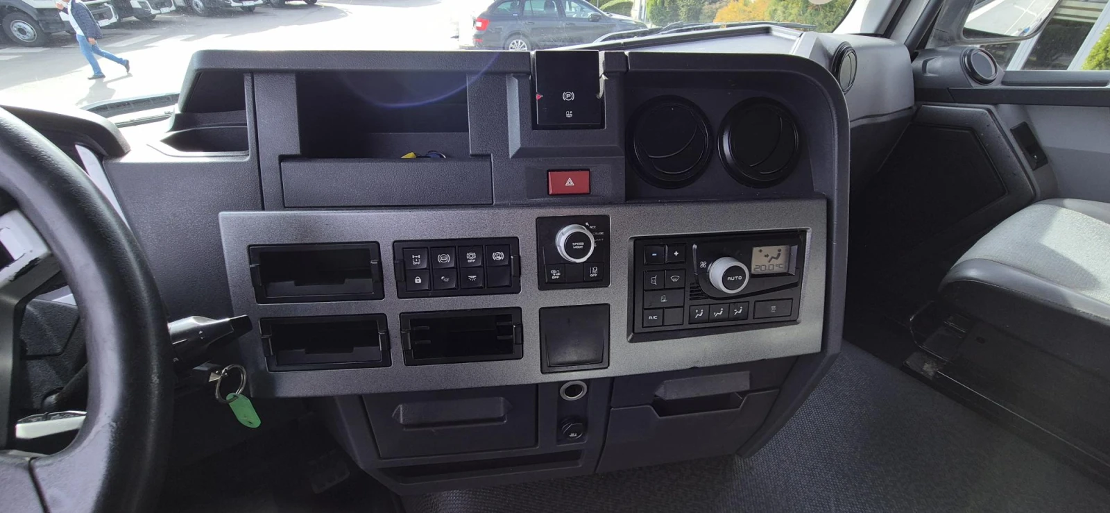 Renault T първоначална вноска - изображение 8