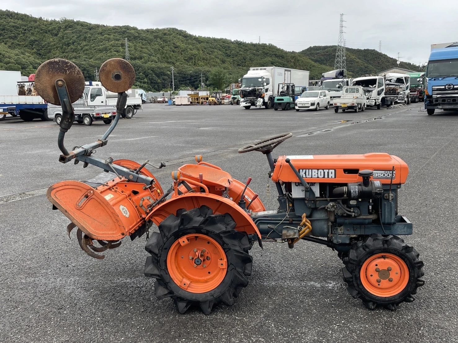 Трактор Kubota B5000DT - изображение 3