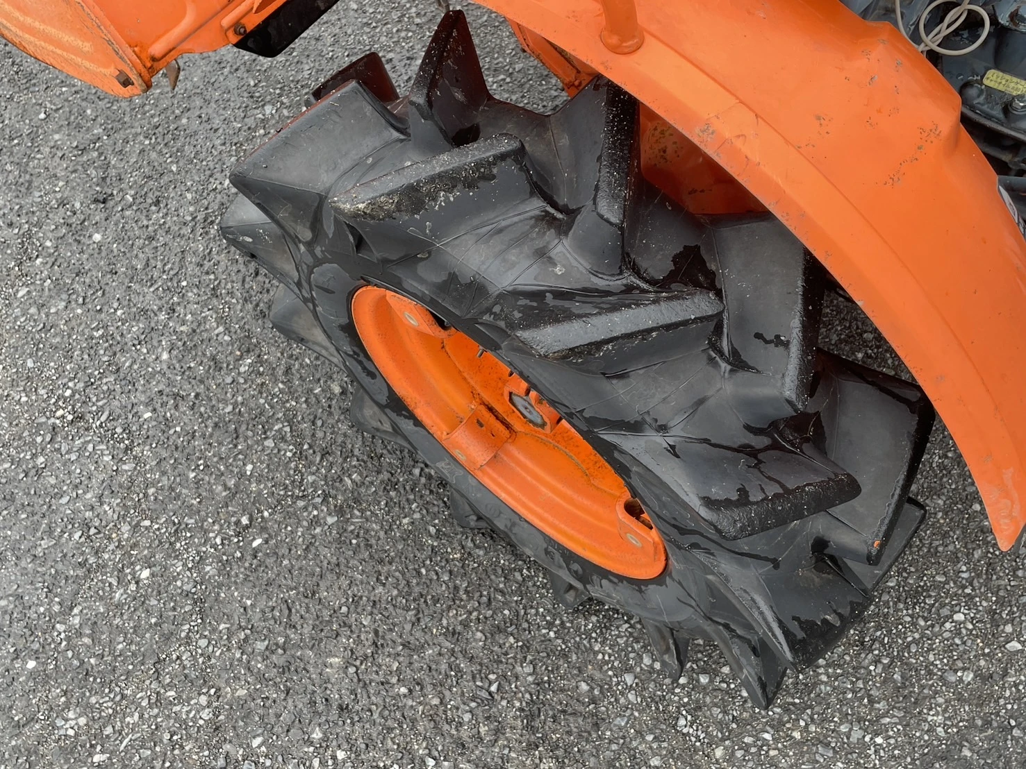 Трактор Kubota B5000DT - изображение 5
