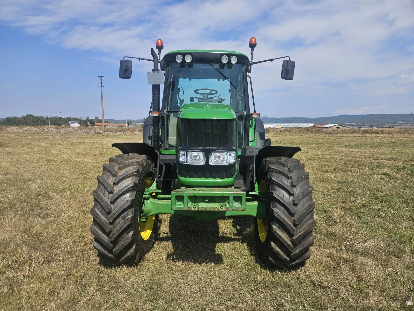 Трактор John Deere 6830 - изображение 2