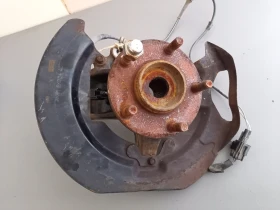 Шенкел преден десен Мазда 5 2.0д 