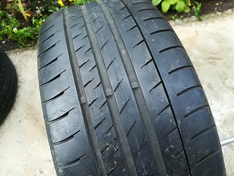 Гуми Летни 245/45R18, снимка 2 - Гуми и джанти - 21805704