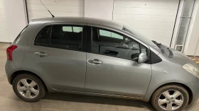 Toyota Yaris 1.3 Бензин Автоматик, снимка 10