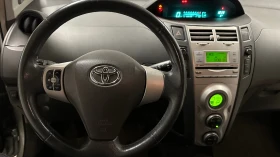 Toyota Yaris 1.3 Бензин Автоматик, снимка 6