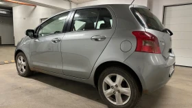 Toyota Yaris 1.3 Бензин Автоматик, снимка 12