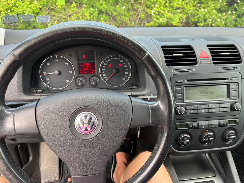 VW Golf 1.9 TDI, снимка 8 - Автомобили и джипове - 46104724