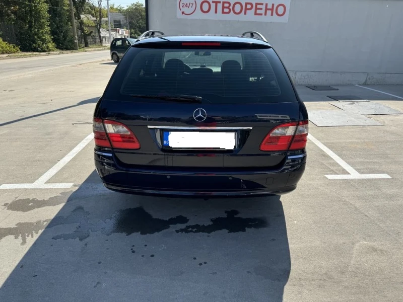 Mercedes-Benz E 220, снимка 4 - Автомобили и джипове - 47313207