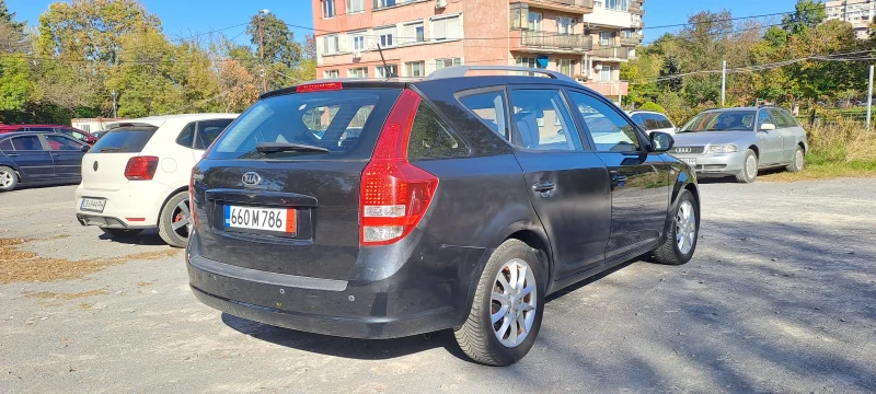 Kia Ceed 1.4i, снимка 3 - Автомобили и джипове - 47646439