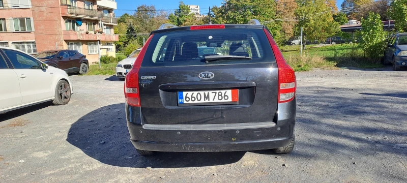 Kia Ceed 1.4i, снимка 4 - Автомобили и джипове - 47646439