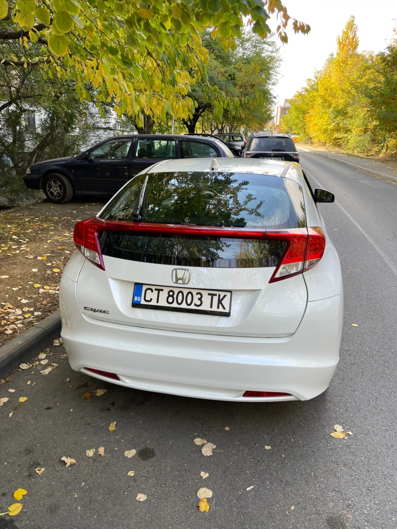 Honda Civic 1.8i Vtec 141кс. 2012г., снимка 8 - Автомобили и джипове - 47911359