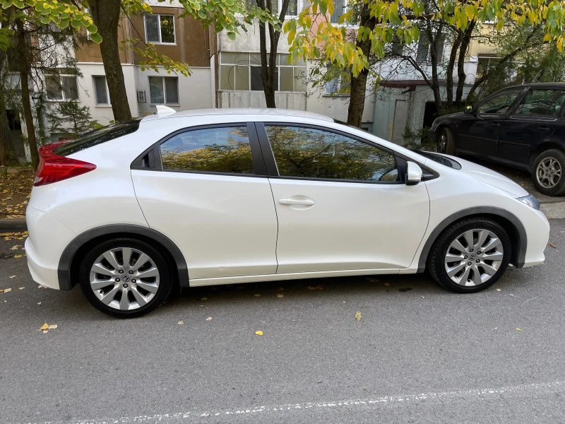 Honda Civic 1.8i Vtec 141кс. 2012г., снимка 6 - Автомобили и джипове - 47911359