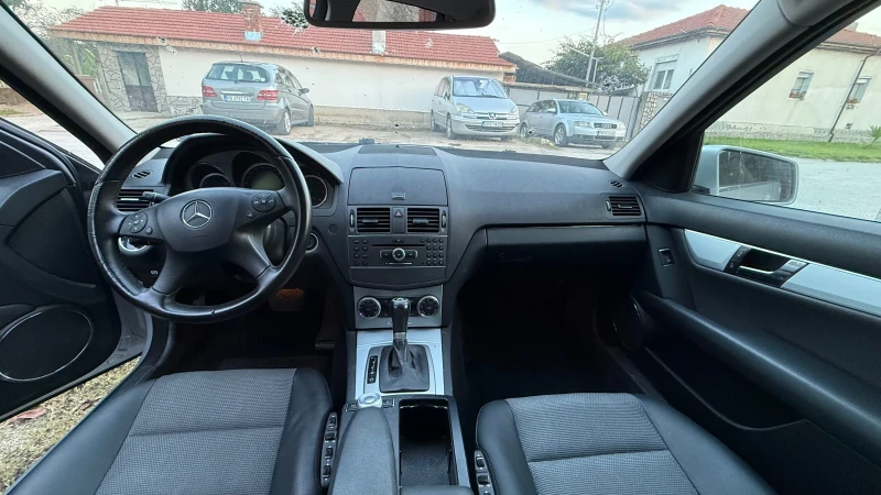 Mercedes-Benz C 220, снимка 3 - Автомобили и джипове - 52725738