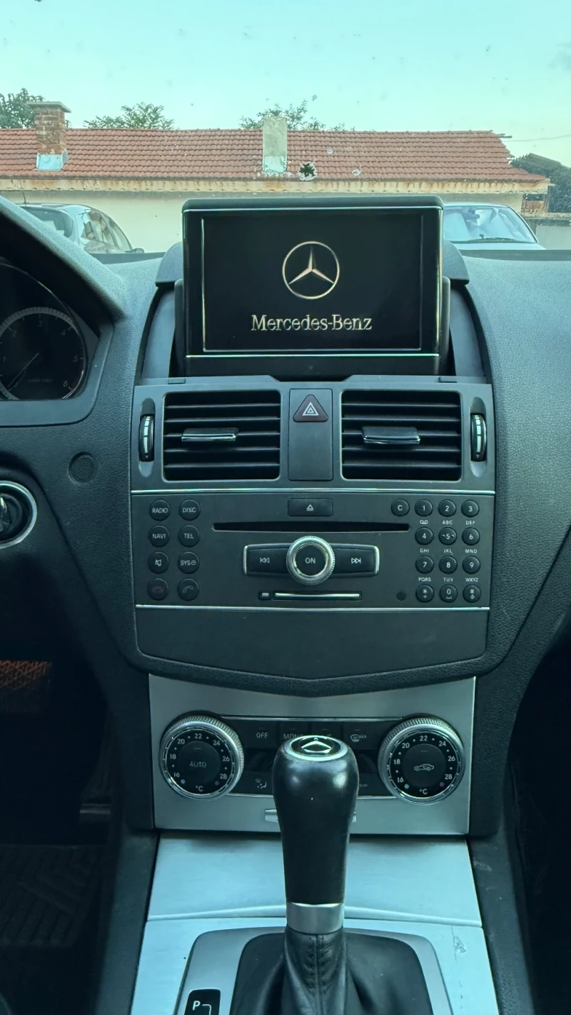 Mercedes-Benz C 220, снимка 7 - Автомобили и джипове - 52725738