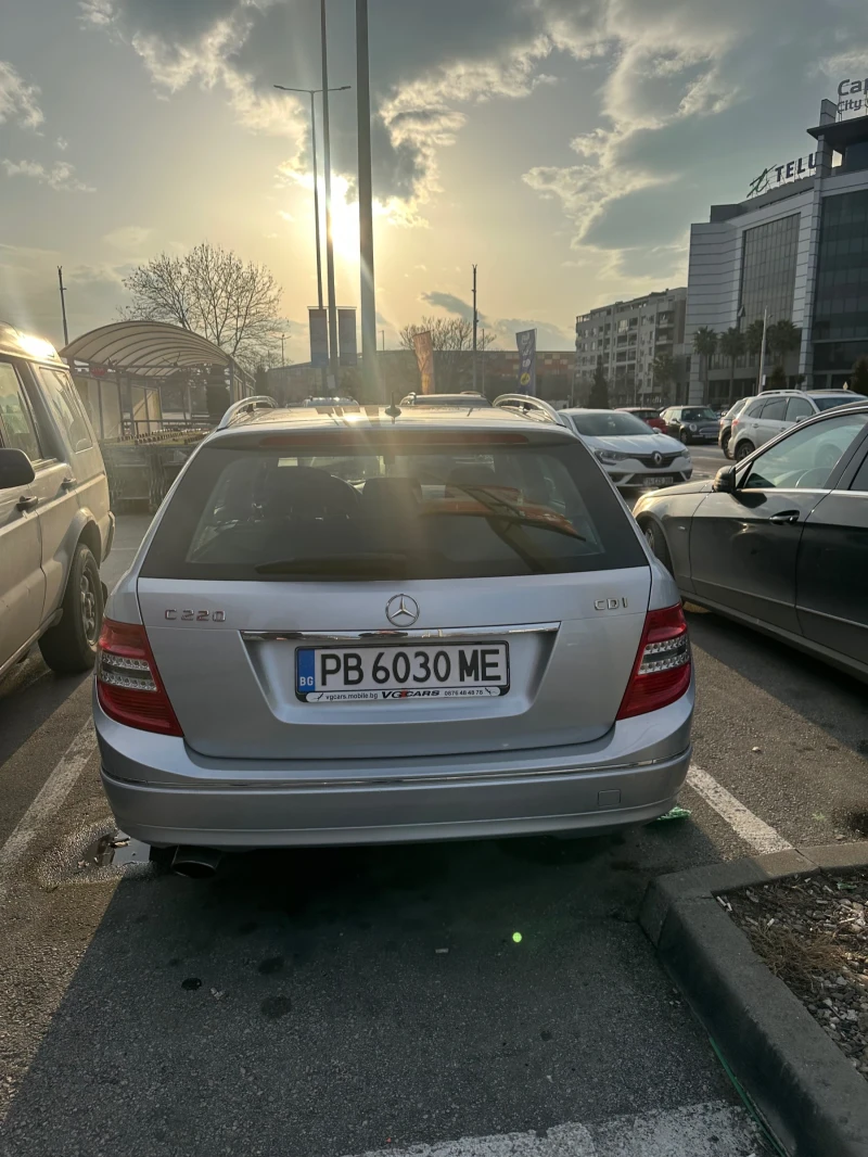 Mercedes-Benz C 220, снимка 2 - Автомобили и джипове - 52725738