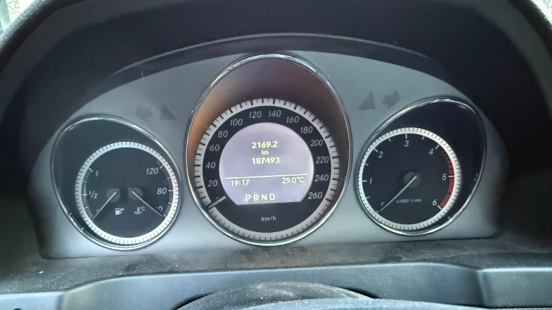 Mercedes-Benz C 220, снимка 4 - Автомобили и джипове - 52725738